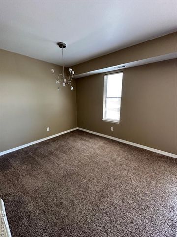32005 W 12 Mile Road 207, Farmington Hills, MI 48334