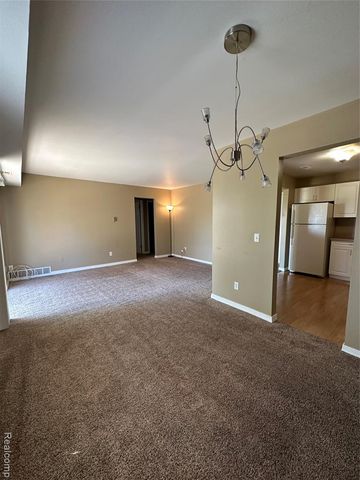 32005 W 12 Mile Road 207, Farmington Hills, MI 48334