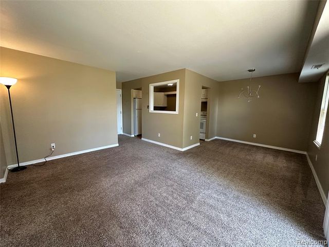 32005 W 12 Mile Road 207, Farmington Hills, MI 48334