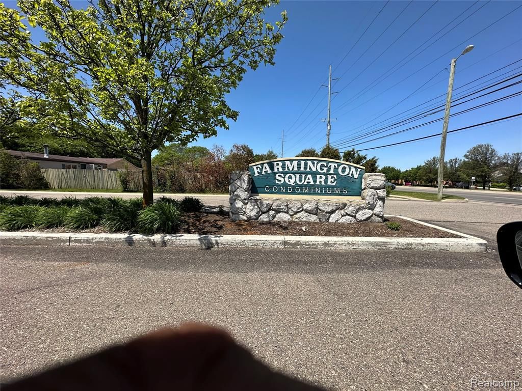 32005 W 12 Mile Road 207, Farmington Hills, MI 48334