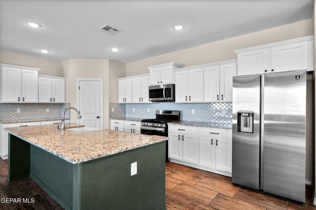 325 QUIET PRAIRIE Drive, Horizon City, TX 79928