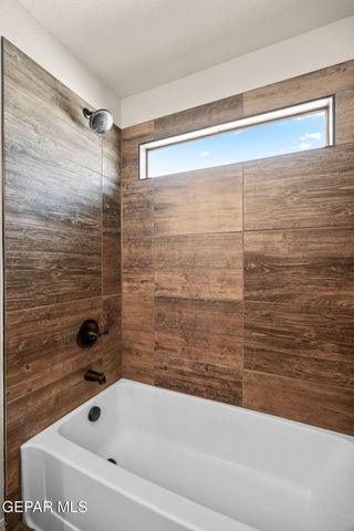 325 QUIET PRAIRIE Drive, Horizon City, TX 79928