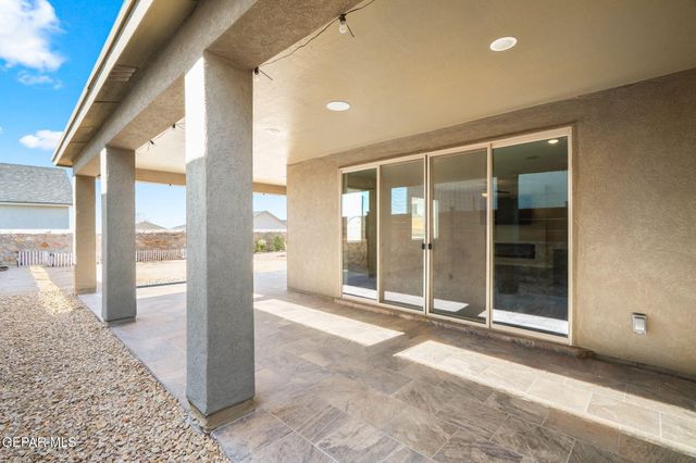 325 QUIET PRAIRIE Drive, Horizon City, TX 79928