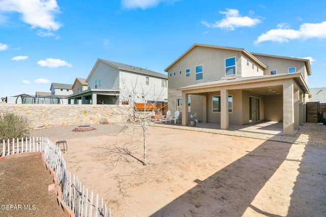 325 QUIET PRAIRIE Drive, Horizon City, TX 79928