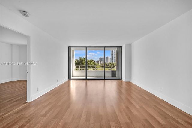 20355 NE 34th Court 421, Aventura, FL 33180