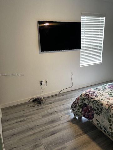 1236 NW 208th St, Miami Gardens, FL 33169