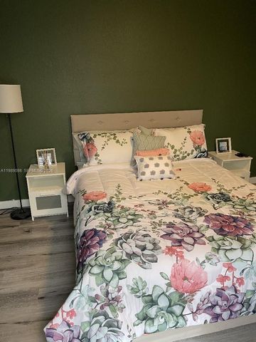 1236 NW 208th St, Miami Gardens, FL 33169