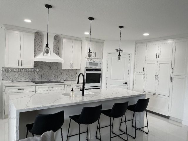 1236 NW 208th St, Miami Gardens, FL 33169