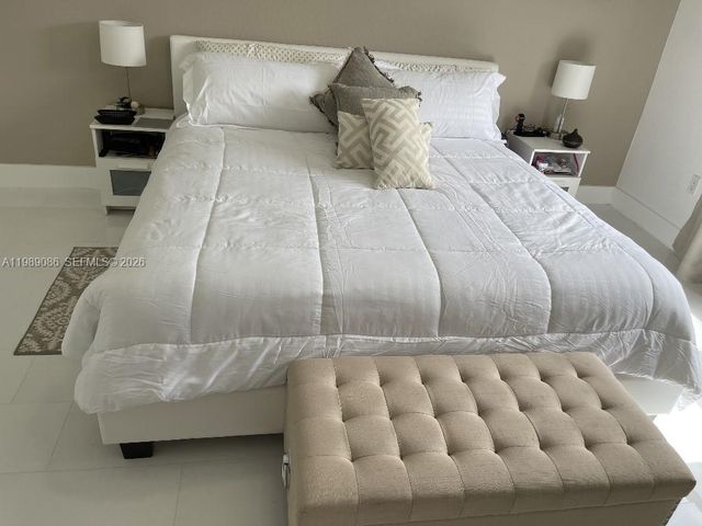 1236 NW 208th St, Miami Gardens, FL 33169