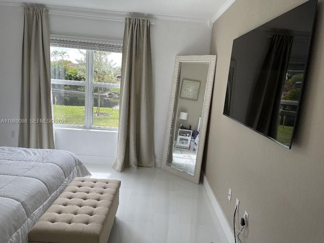 1236 NW 208th St, Miami Gardens, FL 33169