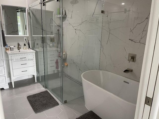 1236 NW 208th St, Miami Gardens, FL 33169