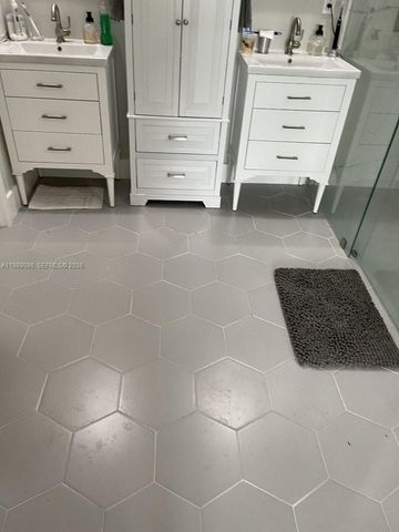 1236 NW 208th St, Miami Gardens, FL 33169