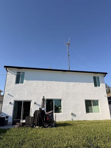 1236 NW 208th St, Miami Gardens, FL 33169