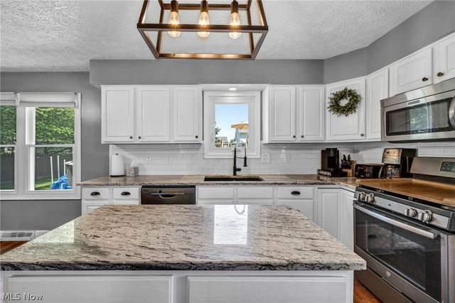 4179 Shenandoah Pky, Brunswick, OH 44212