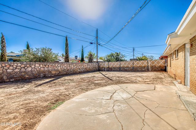 10068 Manitoba Street, El Paso, TX 79924