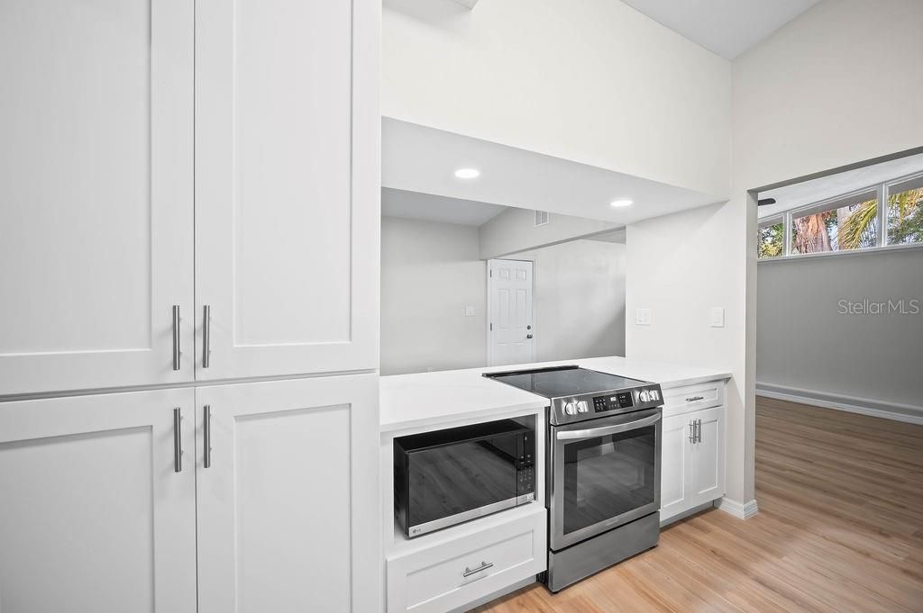 Image 8 of property listing at 600 VENTURA AVENUE, Orlando, FL 32805