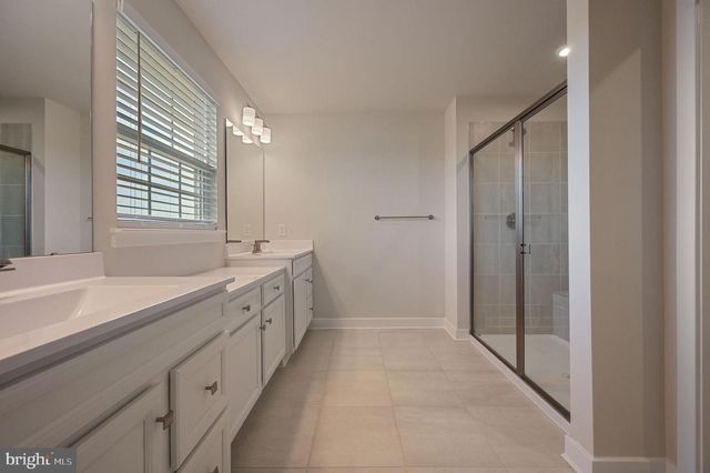 200 CHARLESTON CIR, Dover, DE 19904