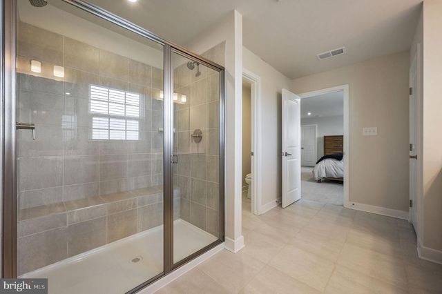 200 CHARLESTON CIR, Dover, DE 19904