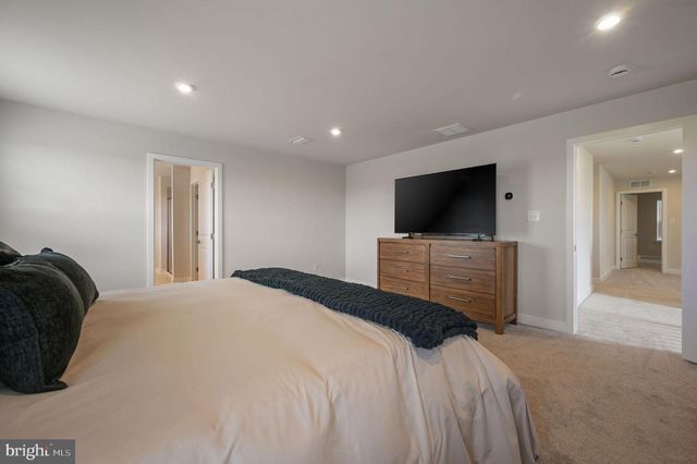 200 CHARLESTON CIR, Dover, DE 19904