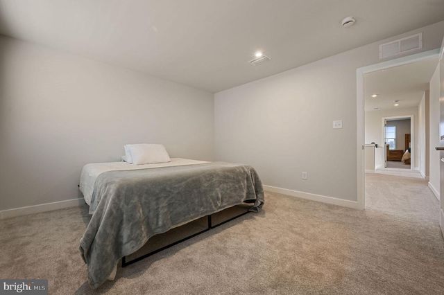 200 CHARLESTON CIR, Dover, DE 19904