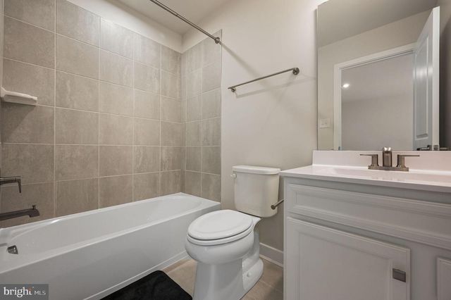 200 CHARLESTON CIR, Dover, DE 19904