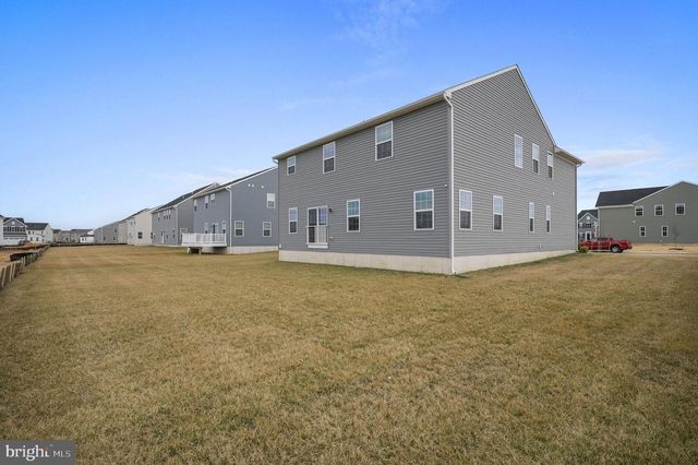 200 CHARLESTON CIR, Dover, DE 19904