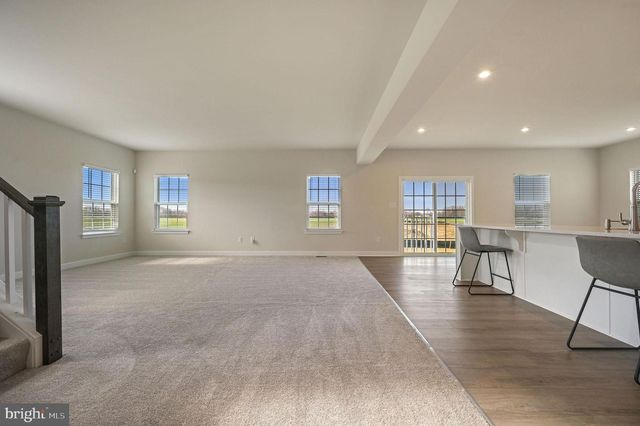 200 CHARLESTON CIR, Dover, DE 19904