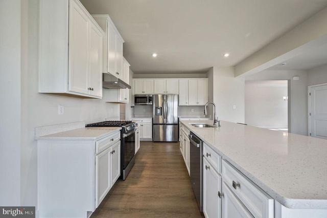 200 CHARLESTON CIR, Dover, DE 19904