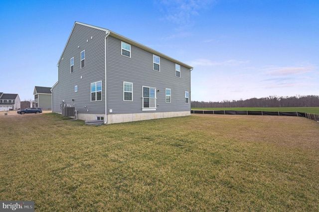 200 CHARLESTON CIR, Dover, DE 19904