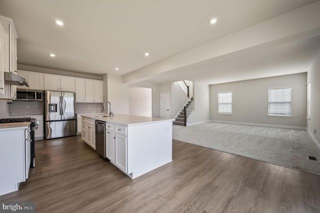 200 CHARLESTON CIR, Dover, DE 19904