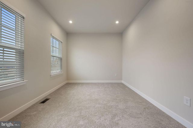 200 CHARLESTON CIR, Dover, DE 19904