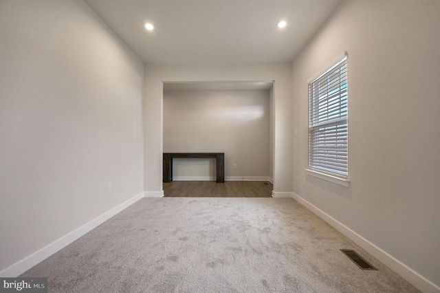 200 CHARLESTON CIR, Dover, DE 19904