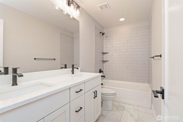 9513 38th Street E, Edgewood, WA 98371