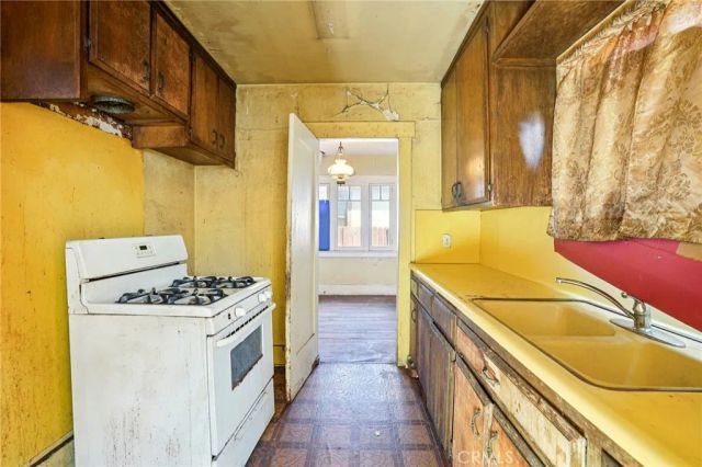 1334 E 9th Street East, Long Beach, CA 90813