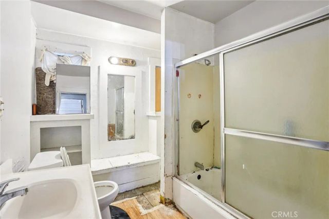 1334 E 9th Street East, Long Beach, CA 90813