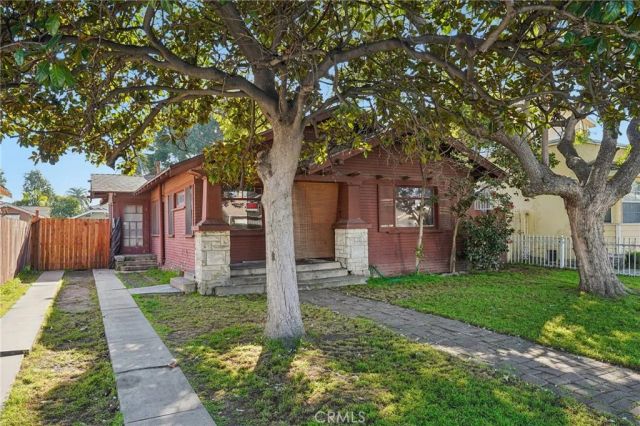 1334 E 9th Street East, Long Beach, CA 90813