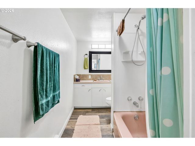 47576 RIVERVIEW St, Oakridge, OR 97463