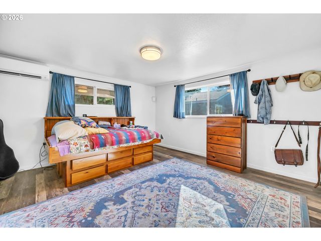 47576 RIVERVIEW St, Oakridge, OR 97463