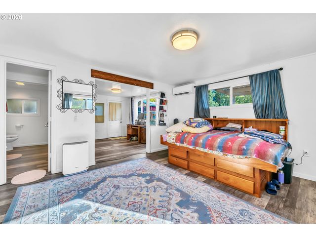 47576 RIVERVIEW St, Oakridge, OR 97463