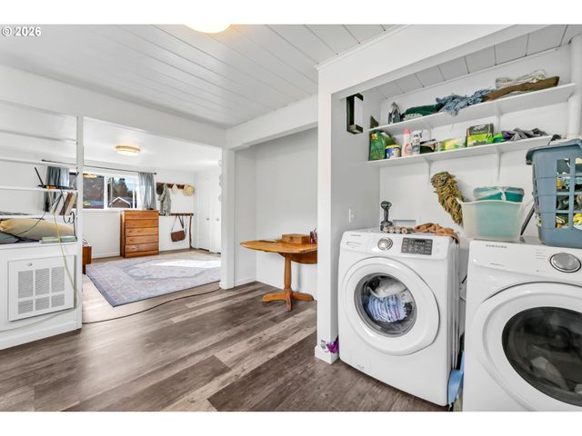 47576 RIVERVIEW St, Oakridge, OR 97463