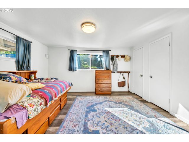 47576 RIVERVIEW St, Oakridge, OR 97463