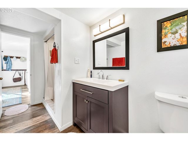 47576 RIVERVIEW St, Oakridge, OR 97463