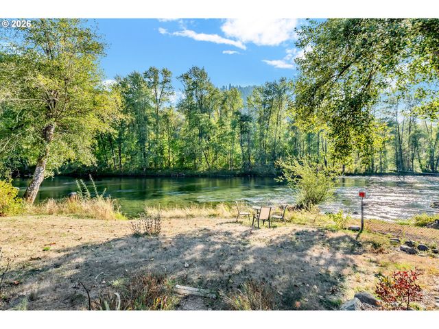 47576 RIVERVIEW St, Oakridge, OR 97463