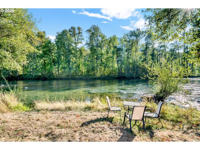 47576 RIVERVIEW St, Oakridge, OR 97463