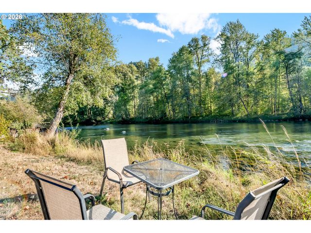 47576 RIVERVIEW St, Oakridge, OR 97463