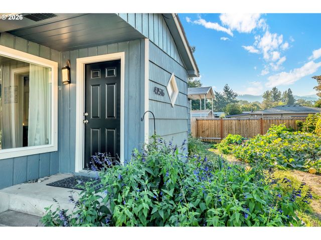 47576 RIVERVIEW St, Oakridge, OR 97463