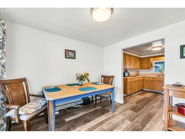 47576 RIVERVIEW St, Oakridge, OR 97463