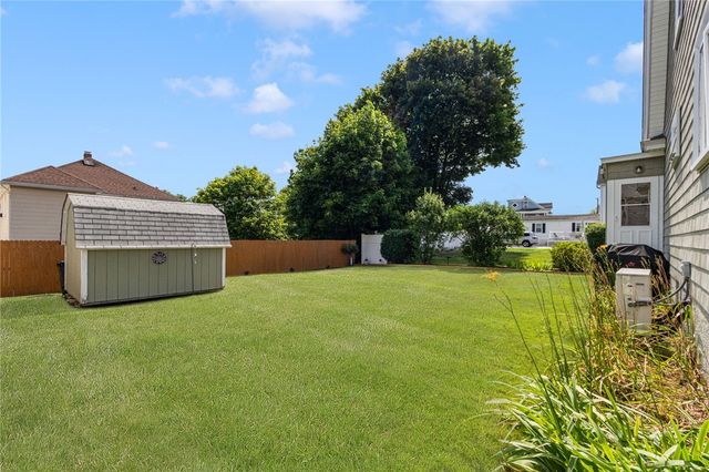 19 Bouvier Avenue, Lincoln, RI 02838