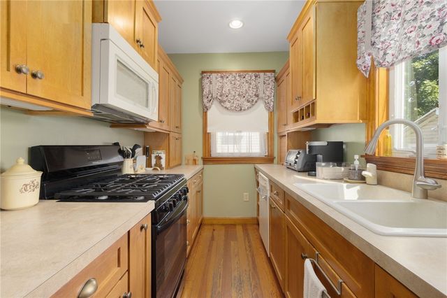 19 Bouvier Avenue, Lincoln, RI 02838