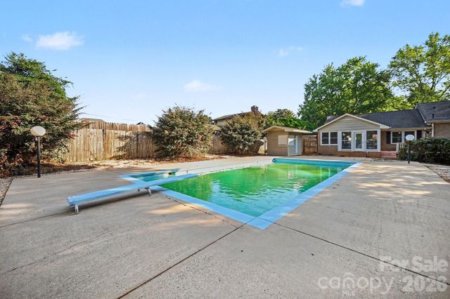 105 Windsong Court, Gastonia, NC 28056